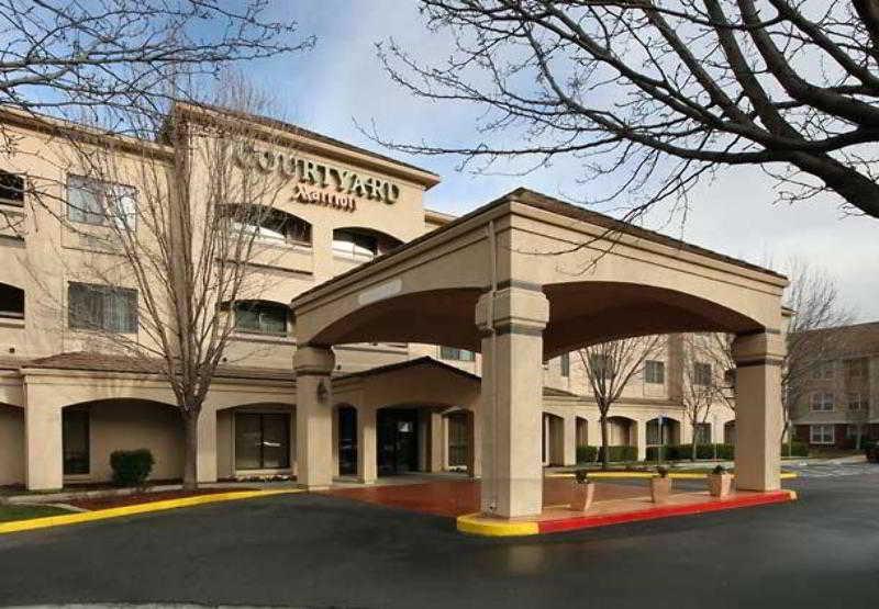 Courtyard By Marriott San Jose South/Morgan Hill Hotel Buitenkant foto